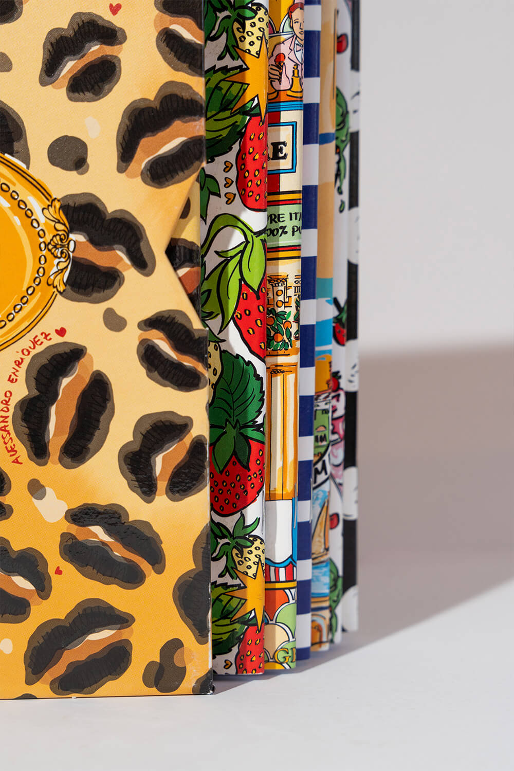 BOX SET — NOTEBOOKS WITH VARIED PRINTS - Image 11